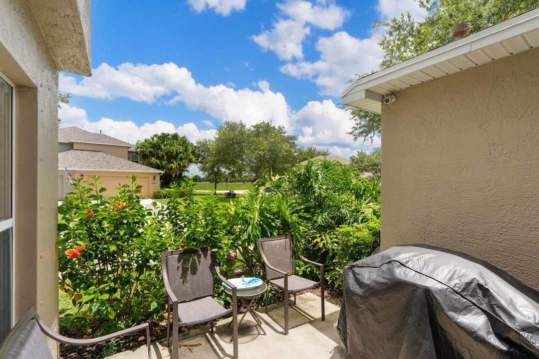 For Sale: $300,000 (3 beds, 2 baths, 1679 Square Feet)