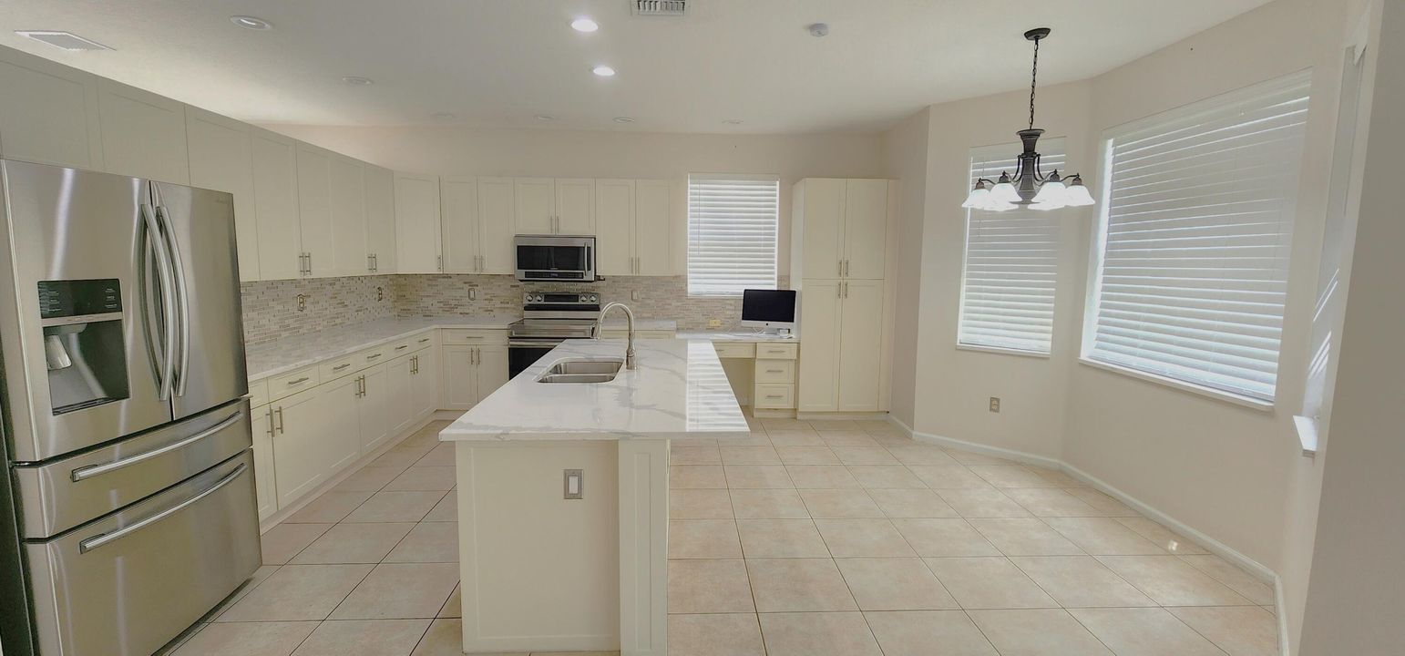 For Rent: $4,000 (4 beds, 2 baths, 2424 Square Feet)