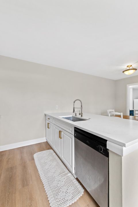 For Sale: $339,000 (2 beds, 2 baths, 1236 Square Feet)