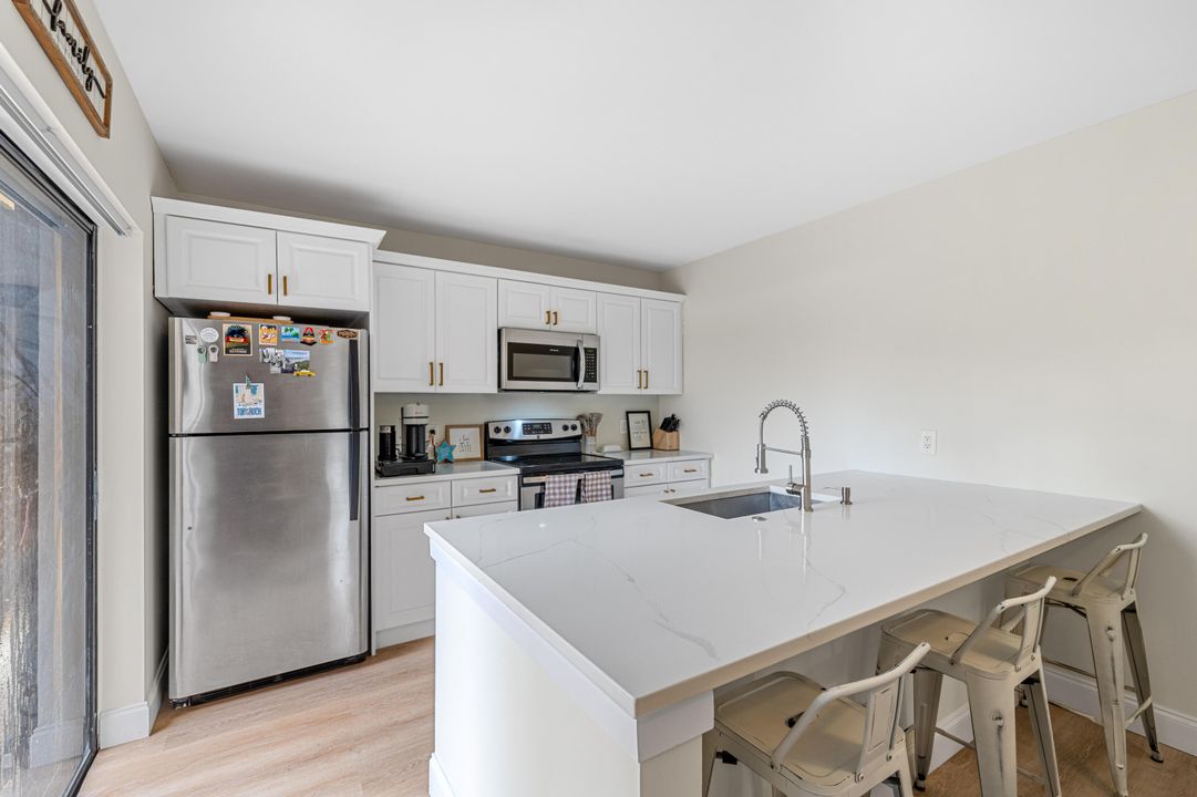 For Sale: $339,000 (2 beds, 2 baths, 1236 Square Feet)