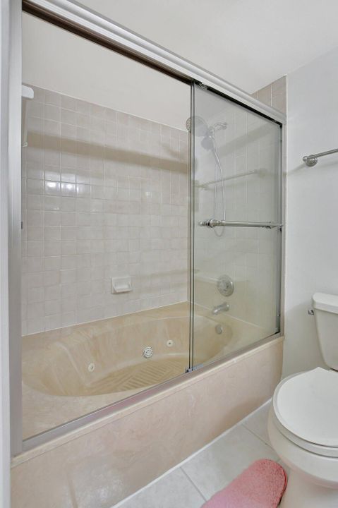 For Sale: $389,900 (2 beds, 2 baths, 1312 Square Feet)