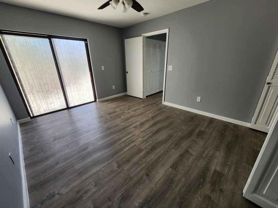 For Rent: $2,500 (2 beds, 2 baths, 1243 Square Feet)