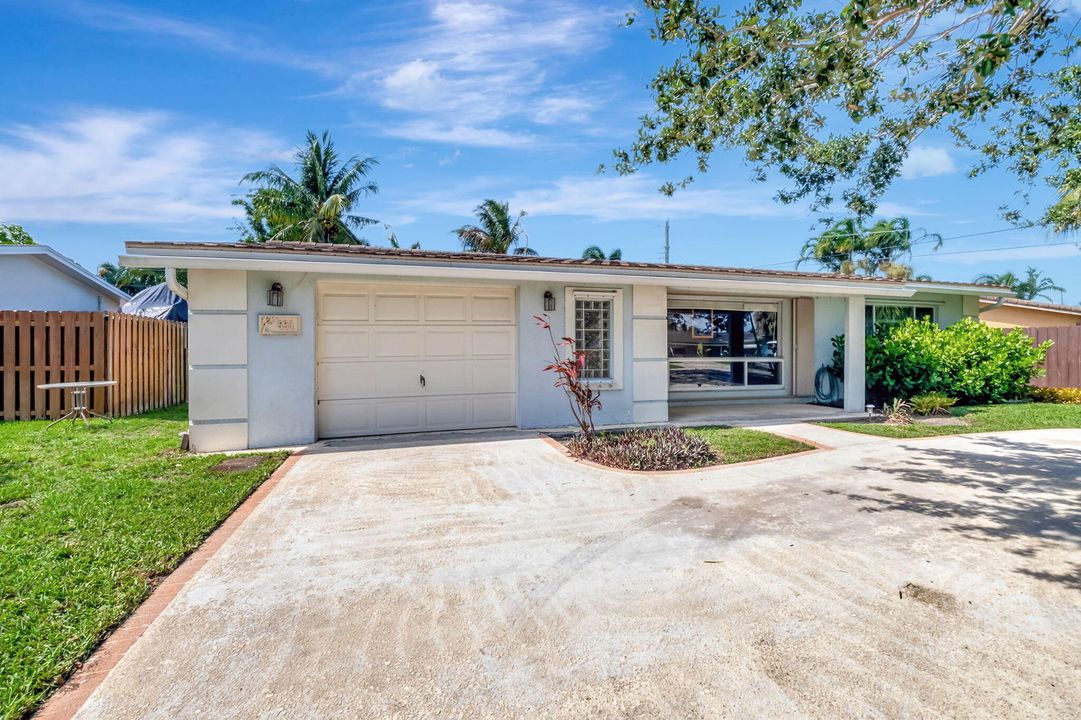 For Sale: $649,000 (3 beds, 2 baths, 1886 Square Feet)