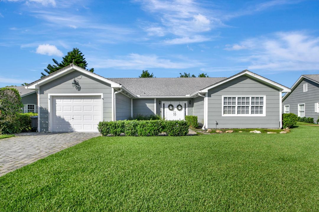 For Sale: $899,000 (3 beds, 2 baths, 2248 Square Feet)