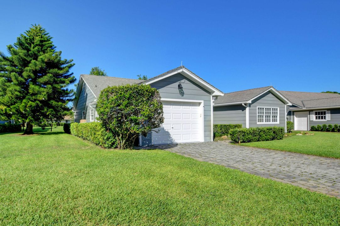 For Sale: $899,000 (3 beds, 2 baths, 2248 Square Feet)