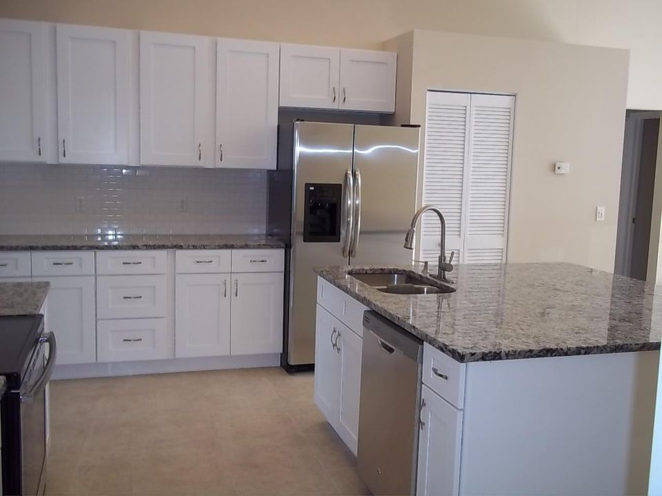 For Rent: $3,600 (3 beds, 2 baths, 1626 Square Feet)