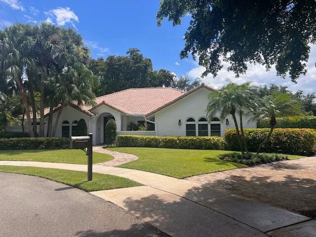 For Sale: $2,395,000 (4 beds, 3 baths, 2984 Square Feet)