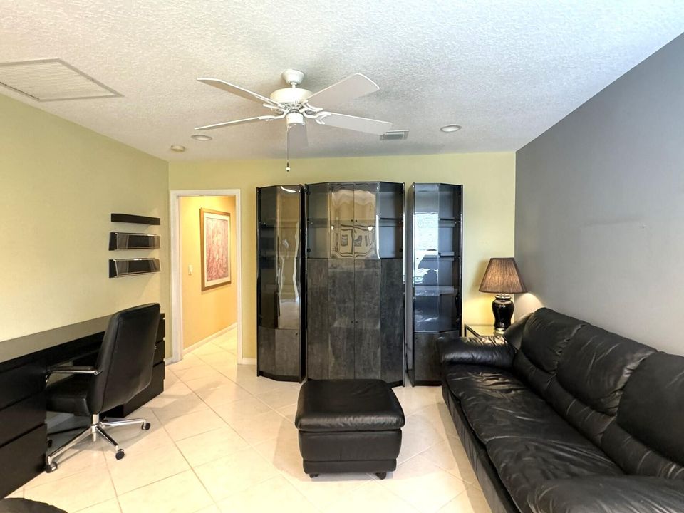 For Rent: $3,200 (2 beds, 2 baths, 1585 Square Feet)