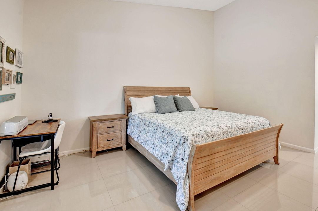 For Sale: $359,000 (3 beds, 2 baths, 1660 Square Feet)