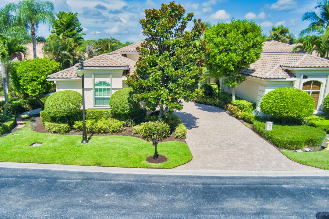 For Sale: $2,199,000 (3 beds, 3 baths, 2945 Square Feet)