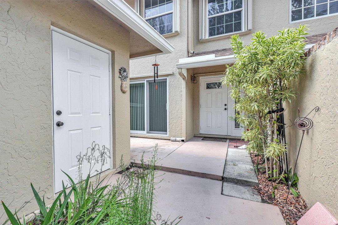 For Sale: $359,900 (2 beds, 2 baths, 1632 Square Feet)