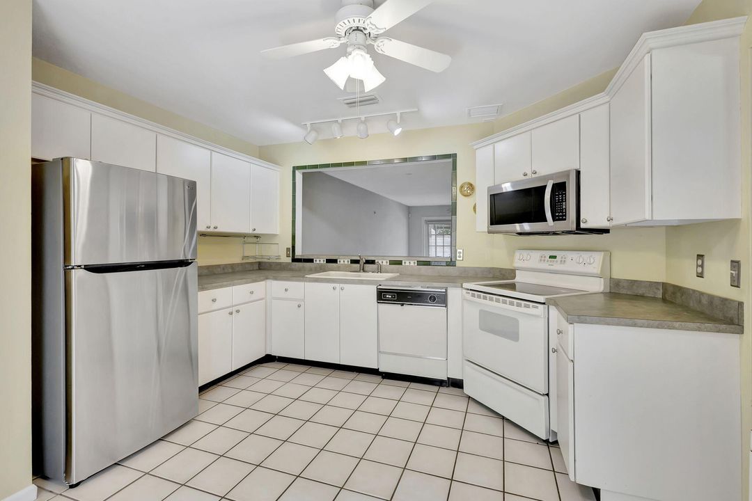 For Sale: $359,900 (2 beds, 2 baths, 1632 Square Feet)