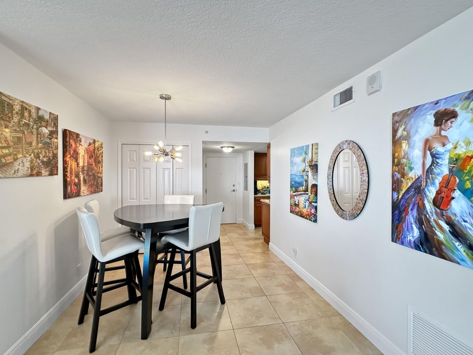 For Sale: $655,000 (1 beds, 1 baths, 1000 Square Feet)
