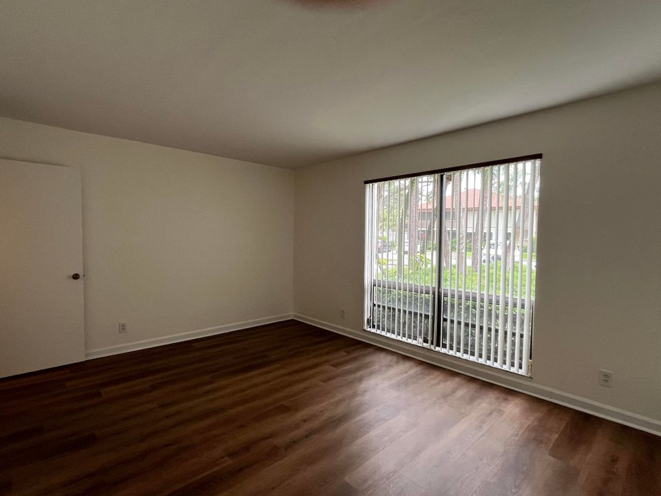 For Rent: $3,500 (2 beds, 2 baths, 1366 Square Feet)