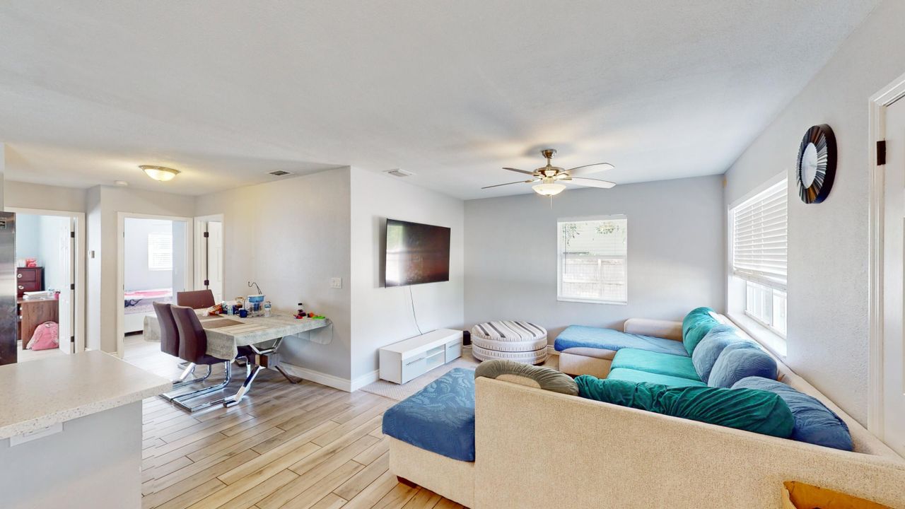 For Sale: $445,000 (3 beds, 1 baths, 1196 Square Feet)