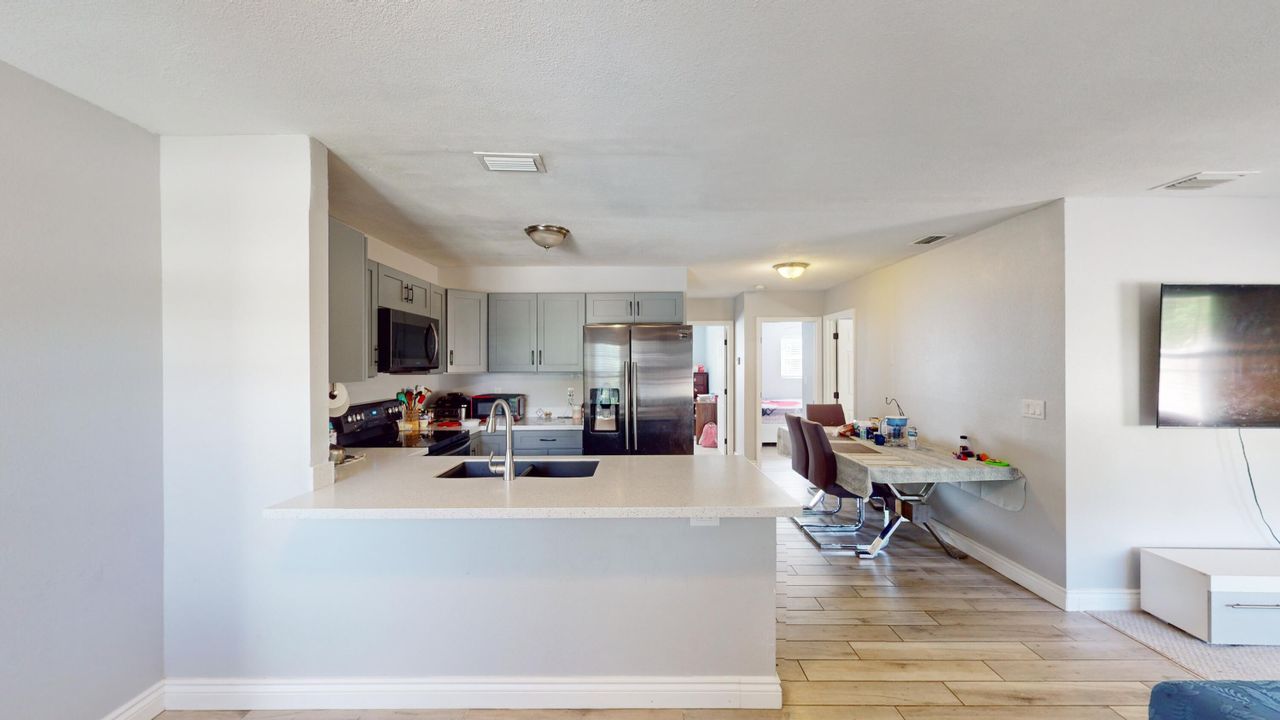 For Sale: $445,000 (3 beds, 1 baths, 1196 Square Feet)