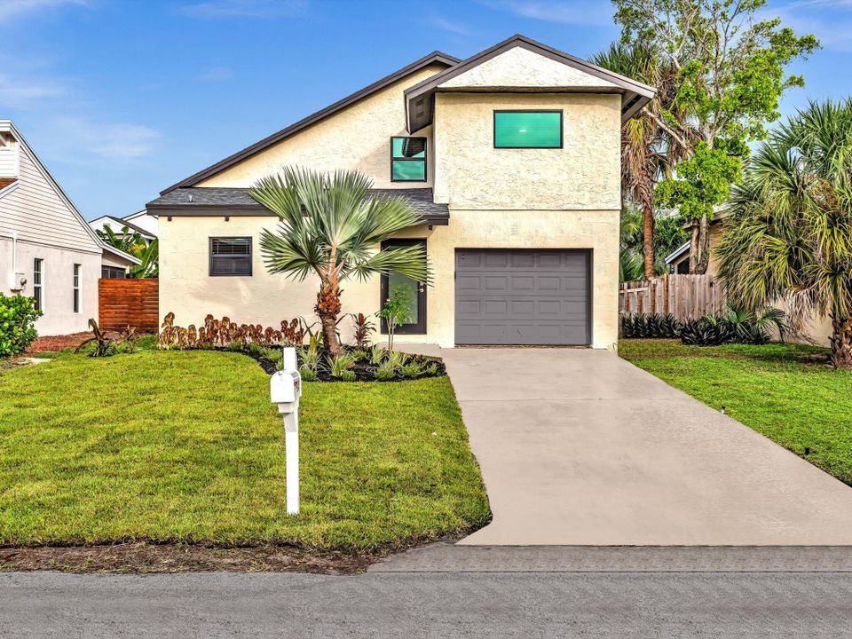 For Sale: $699,000 (3 beds, 2 baths, 1655 Square Feet)