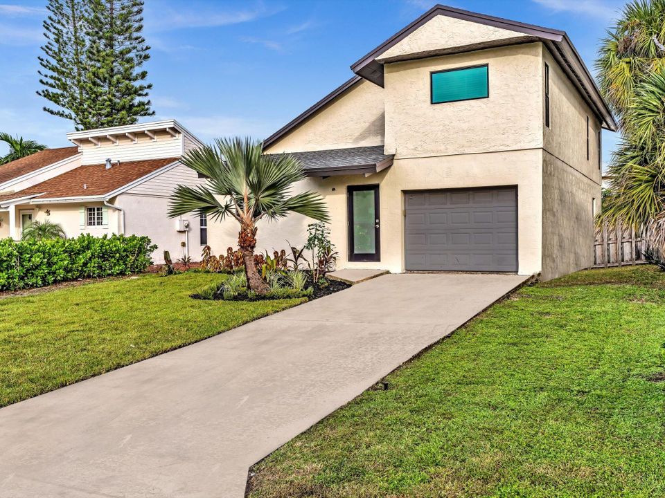 For Sale: $699,000 (3 beds, 2 baths, 1655 Square Feet)