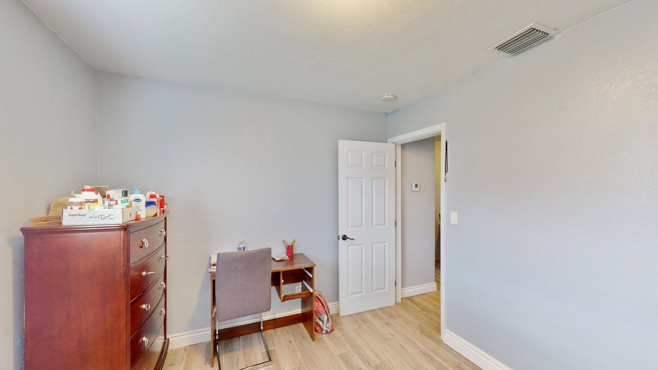 For Sale: $445,000 (3 beds, 1 baths, 1196 Square Feet)