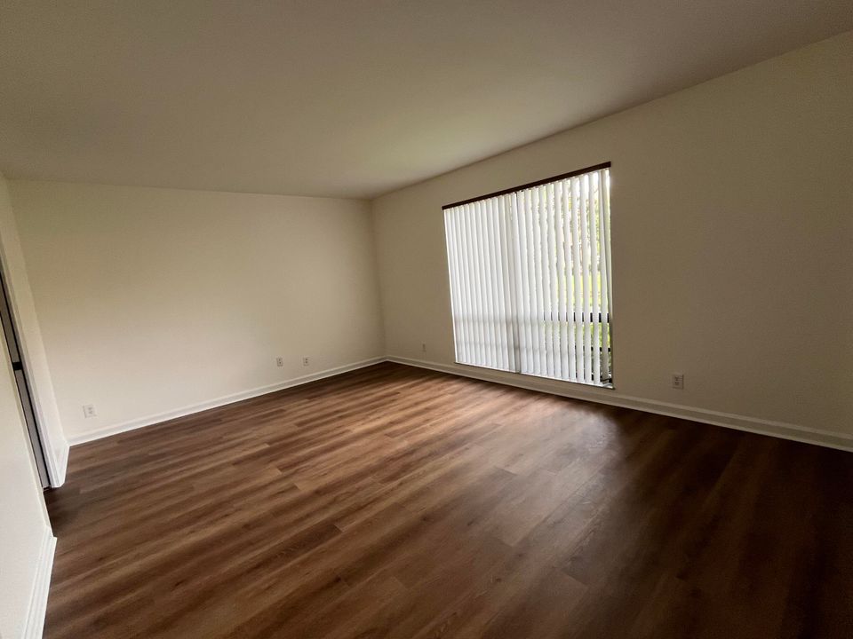 For Rent: $3,500 (2 beds, 2 baths, 1366 Square Feet)