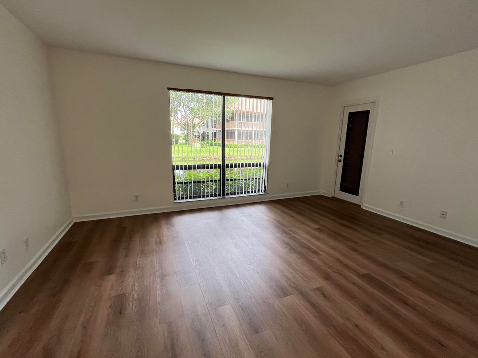 For Rent: $3,500 (2 beds, 2 baths, 1366 Square Feet)