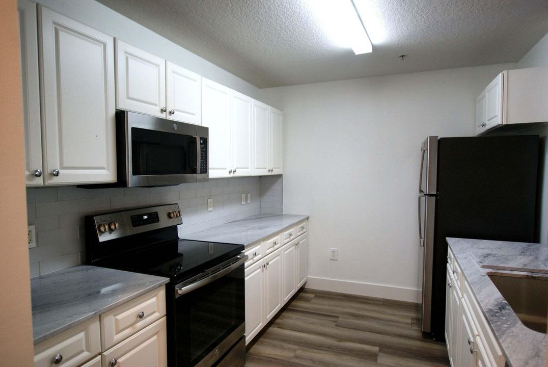 For Rent: $2,950 (2 beds, 2 baths, 1131 Square Feet)