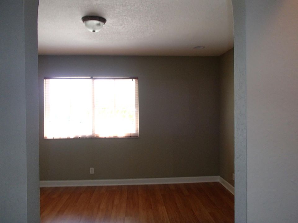 For Rent: $2,300 (2 beds, 2 baths, 1250 Square Feet)