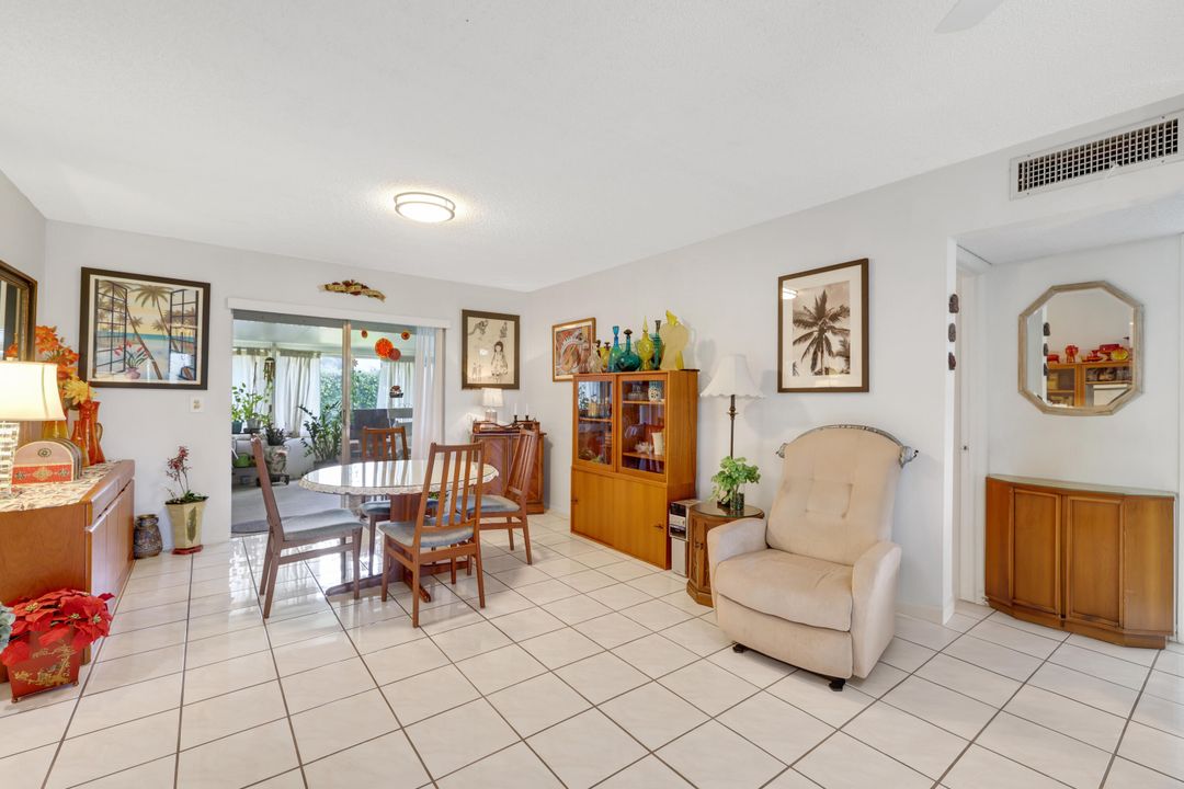 For Sale: $250,000 (3 beds, 1 baths, 1072 Square Feet)