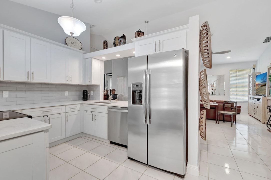 For Sale: $358,000 (2 beds, 2 baths, 1229 Square Feet)