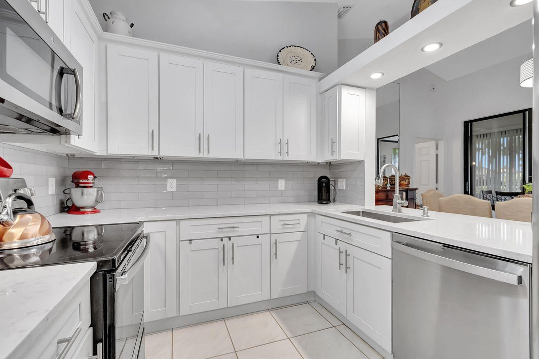 For Sale: $358,000 (2 beds, 2 baths, 1229 Square Feet)