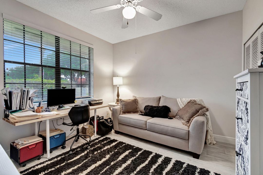 For Sale: $358,000 (2 beds, 2 baths, 1229 Square Feet)