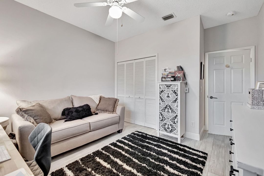 For Sale: $358,000 (2 beds, 2 baths, 1229 Square Feet)