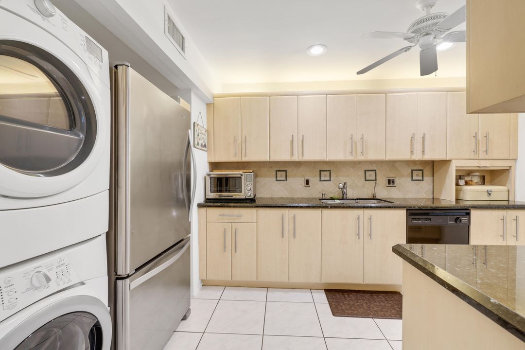 For Sale: $250,000 (3 beds, 1 baths, 1072 Square Feet)