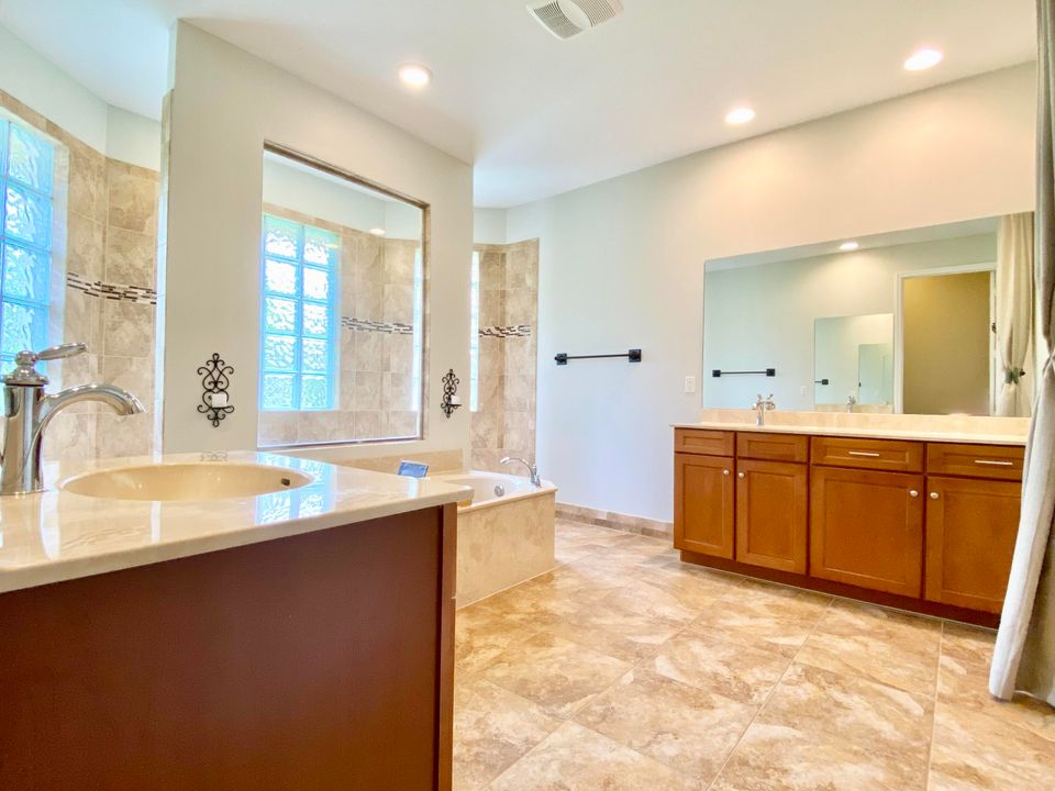 For Sale: $950,000 (4 beds, 3 baths, 2404 Square Feet)