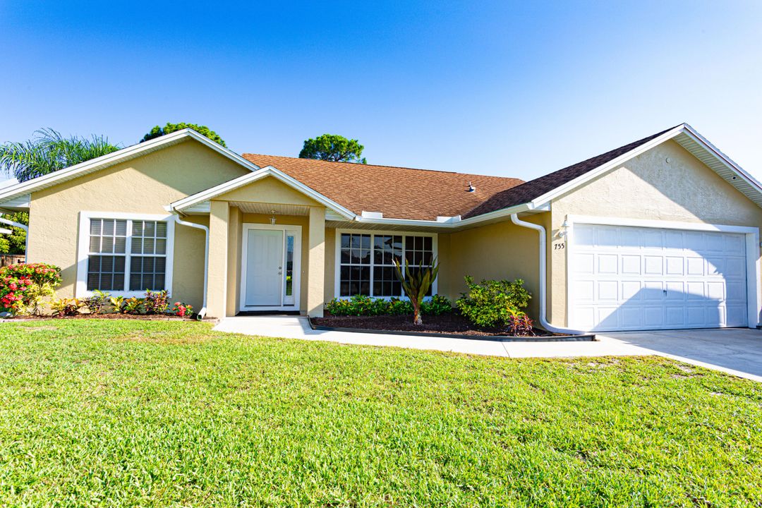 Active With Contract: $375,500 (3 beds, 2 baths, 1548 Square Feet)