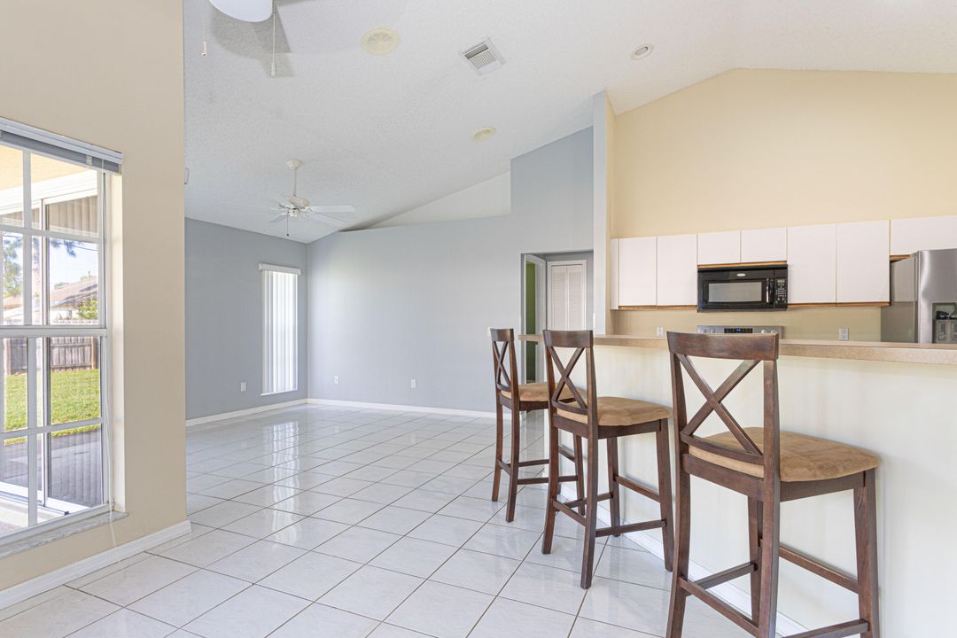 Active With Contract: $375,500 (3 beds, 2 baths, 1548 Square Feet)