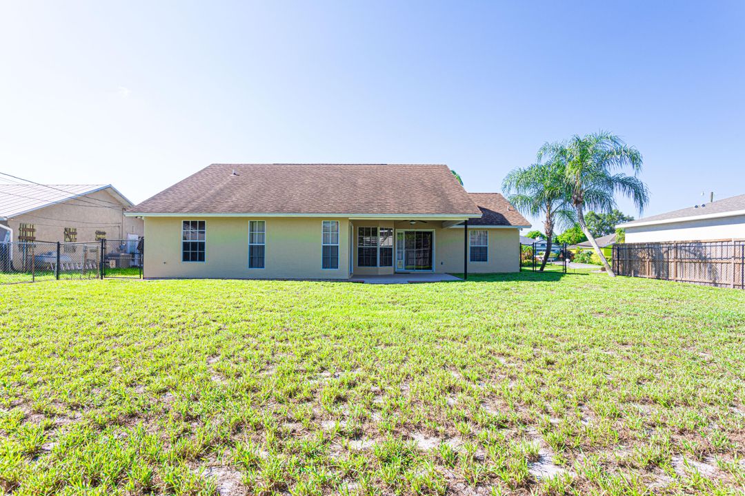 Active With Contract: $375,500 (3 beds, 2 baths, 1548 Square Feet)