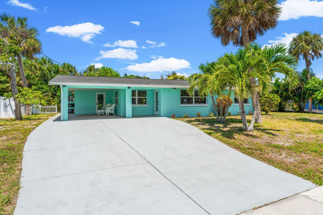 For Sale: $1,550,000 (3 beds, 2 baths, 1556 Square Feet)