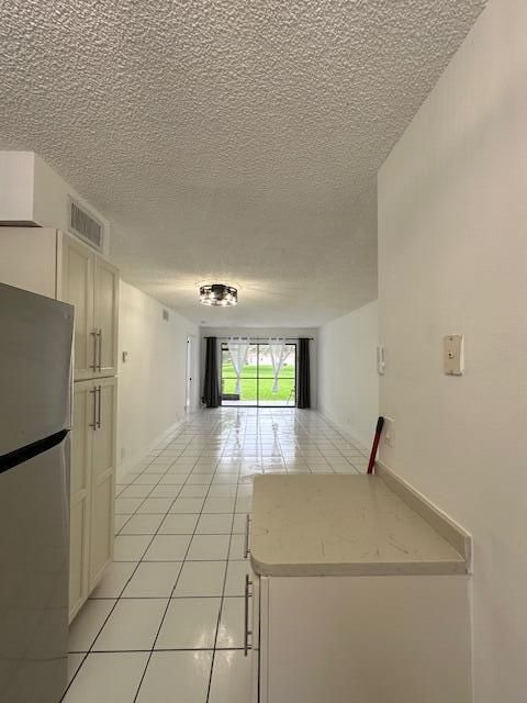 For Rent: $2,600 (2 beds, 2 baths, 935 Square Feet)