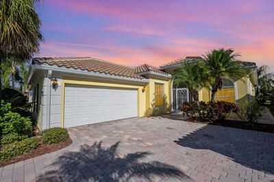 For Sale: $429,900 (3 beds, 2 baths, 2000 Square Feet)