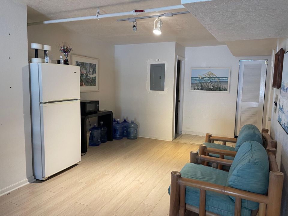 For Rent: $2,800 (2 beds, 2 baths, 1256 Square Feet)