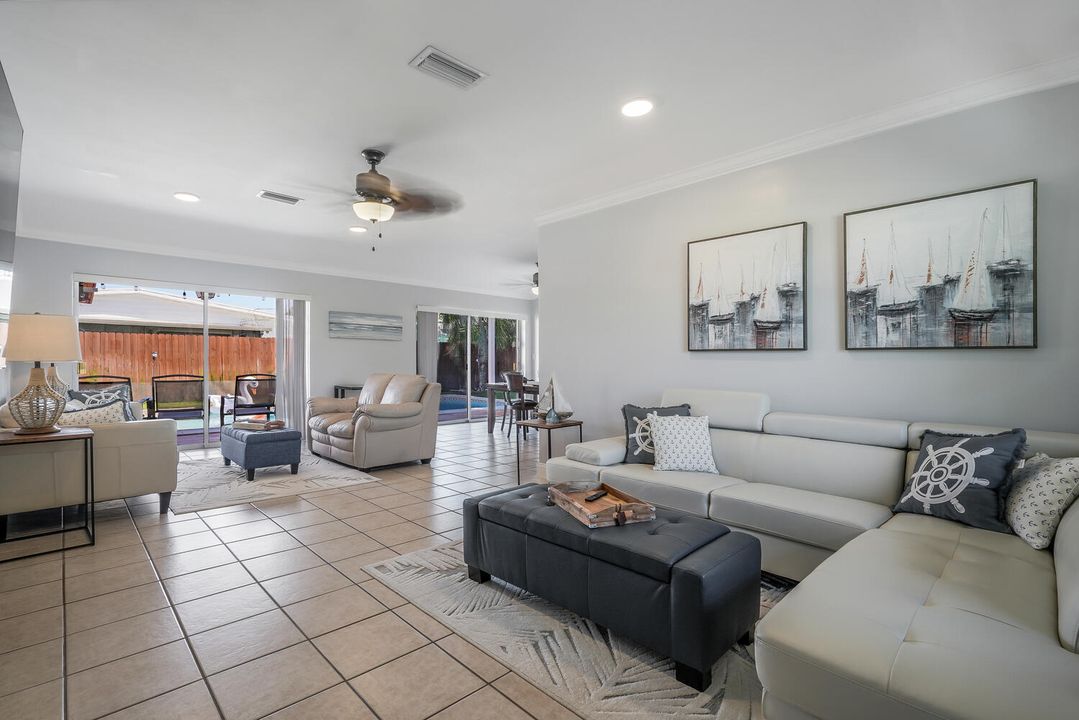 Active With Contract: $3,650 (3 beds, 2 baths, 1732 Square Feet)