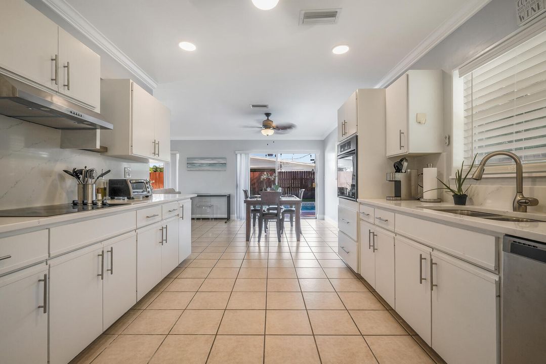 Active With Contract: $3,650 (3 beds, 2 baths, 1732 Square Feet)