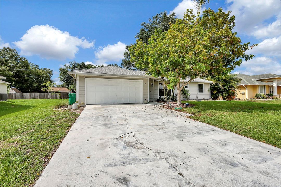 For Sale: $349,000 (3 beds, 2 baths, 1068 Square Feet)