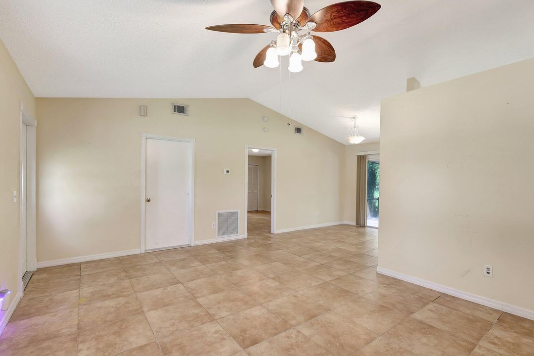 For Sale: $349,000 (3 beds, 2 baths, 1068 Square Feet)