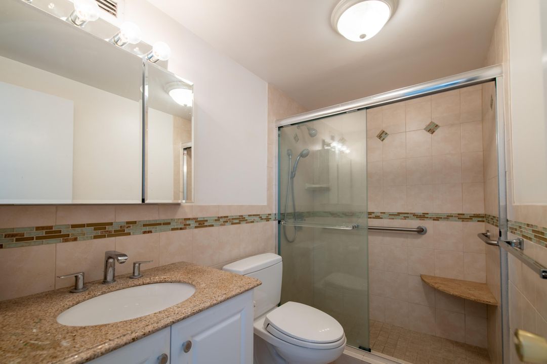 For Sale: $389,500 (1 beds, 1 baths, 723 Square Feet)