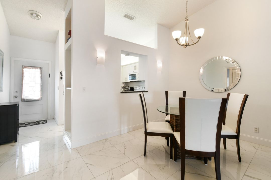 For Sale: $269,000 (2 beds, 2 baths, 1370 Square Feet)