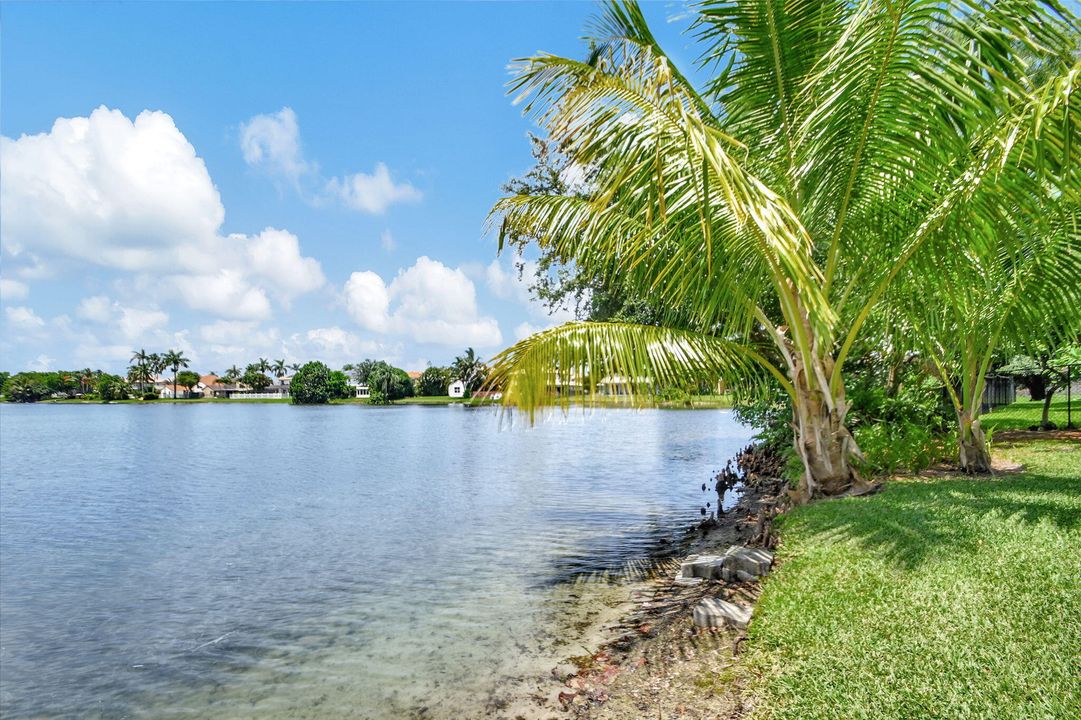 For Sale: $650,000 (3 beds, 2 baths, 2270 Square Feet)