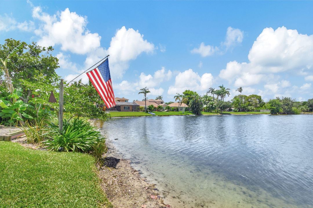 For Sale: $650,000 (3 beds, 2 baths, 2270 Square Feet)