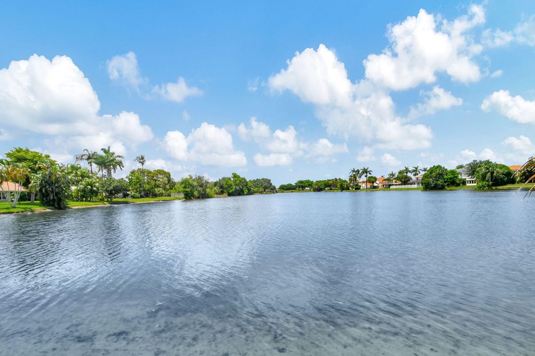 For Sale: $650,000 (3 beds, 2 baths, 2270 Square Feet)